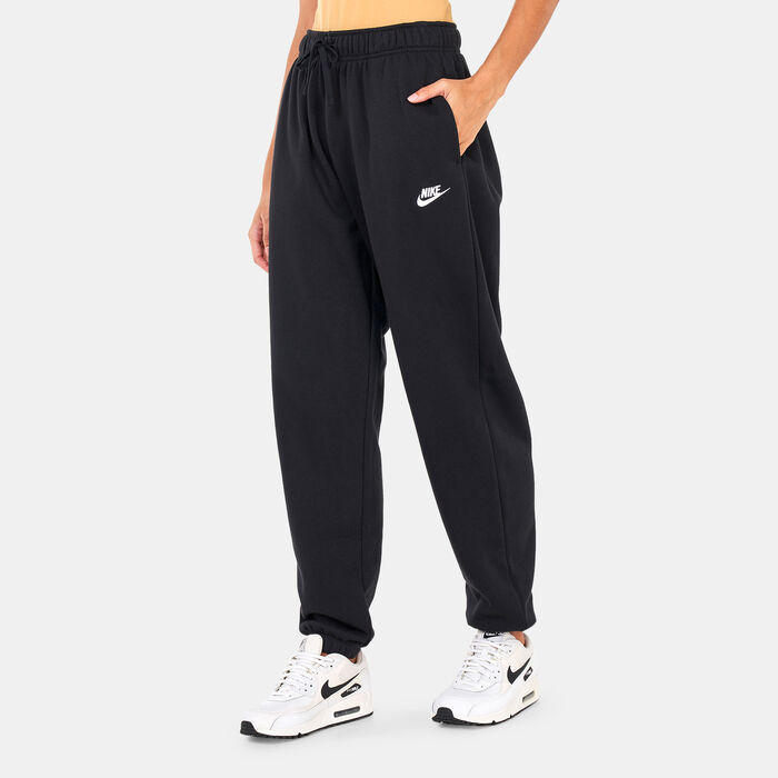 Buy Nike Women's Sportswear Club Fleece Sweatpants Black in KSA -SSS
