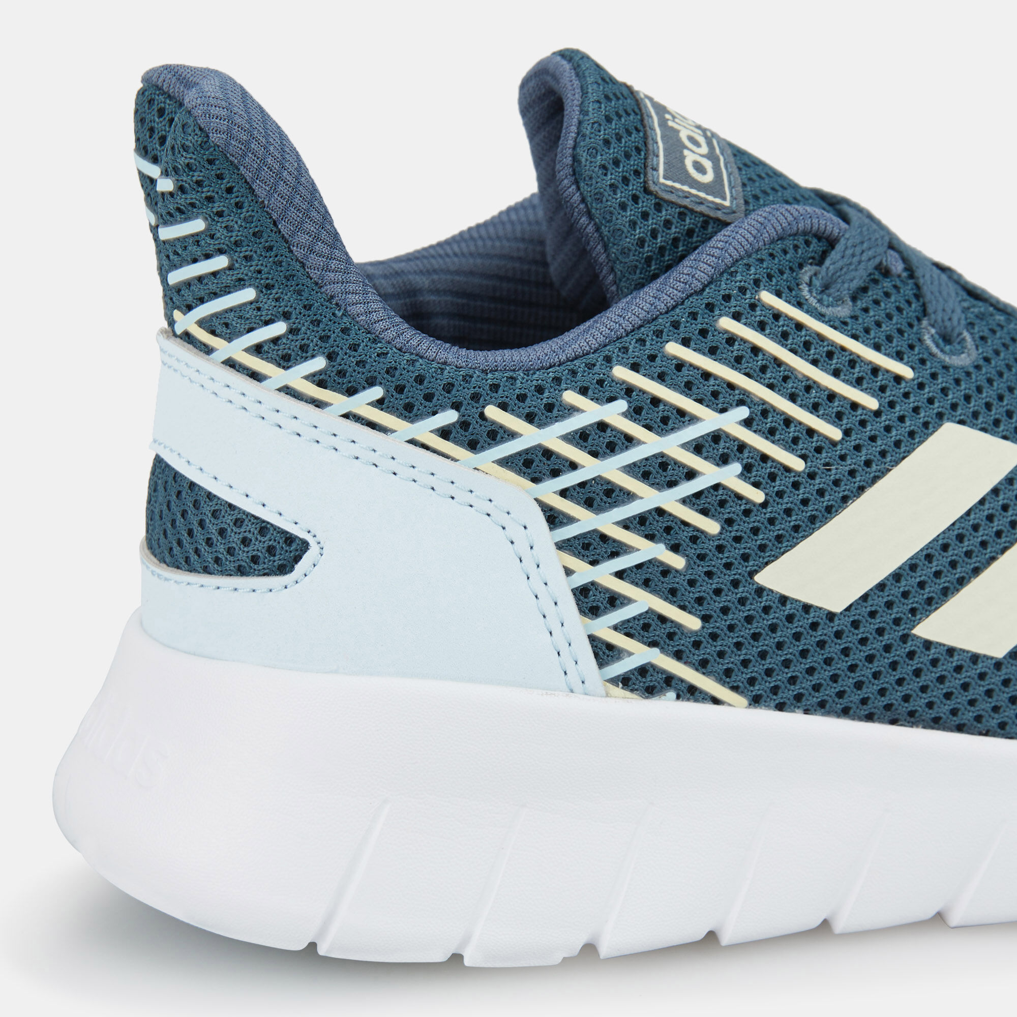 Ee8444 adidas 2025