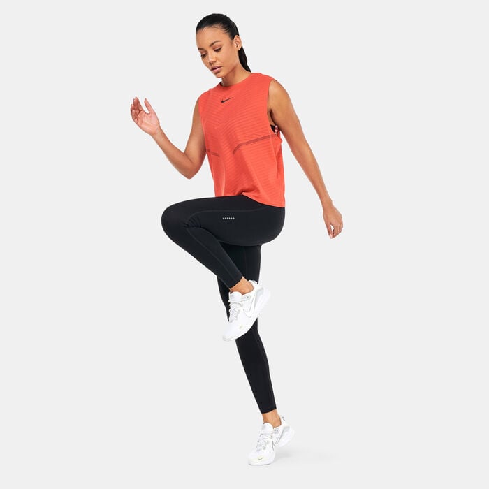 Nike Women's Dri-FIT ADV Run Division Tank Top Red image number 2