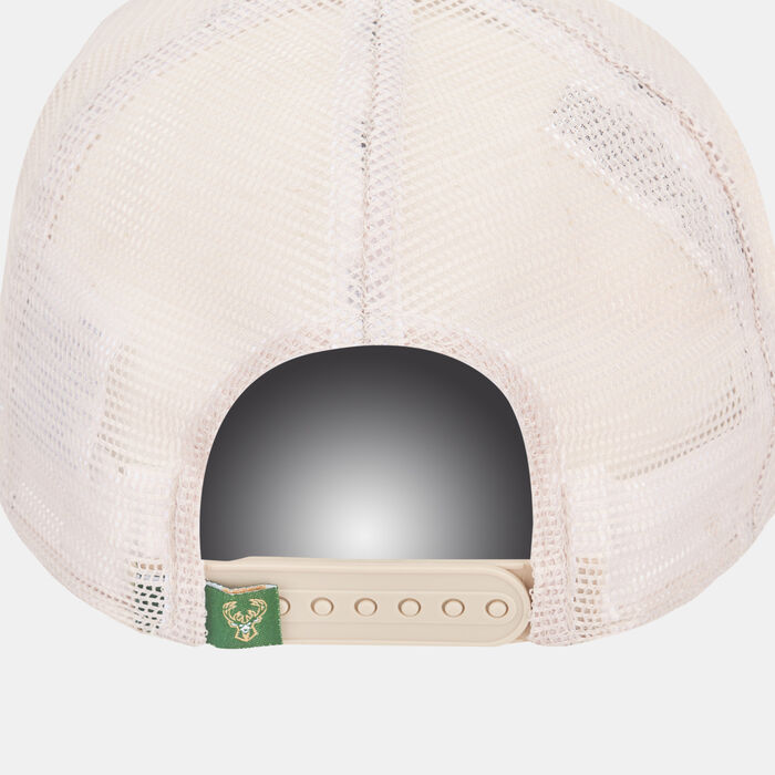 New Era Men's NBA Milwaukee Bucks Logo Trucker Cap Beige New Era Men's NBA Milwaukee Bucks Logo Trucker Cap Beige image number 1