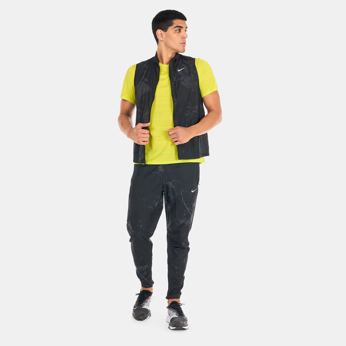 Nike Men's Repel Run Division Running Vest Black image number 2